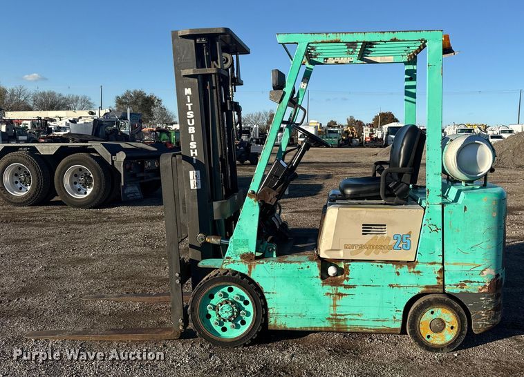 image for item EG1803 Mitsubishi FGC25 forklift