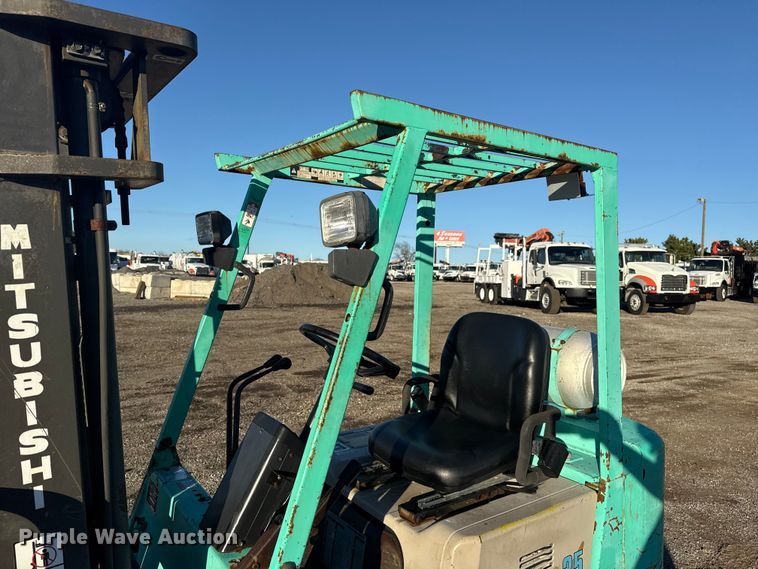 image for item EG1803 Mitsubishi FGC25 forklift