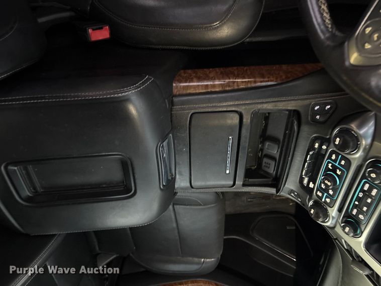 image for item EG8303 2015 Chevrolet Tahoe LTZ SUV