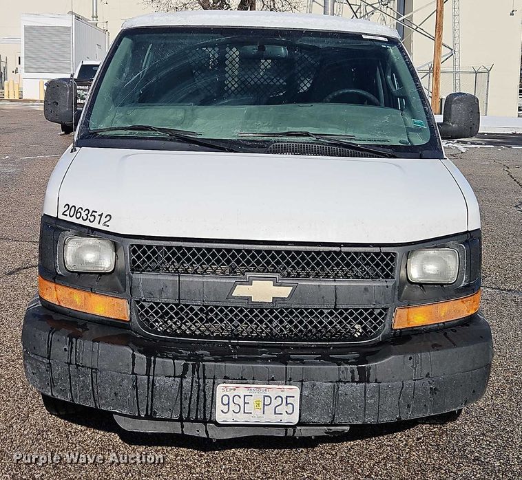 image for item EI8932 2016 Chevrolet Express 2500 van