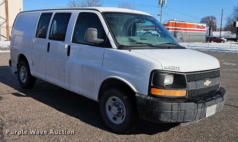 image for item EI8932 2016 Chevrolet Express 2500 van