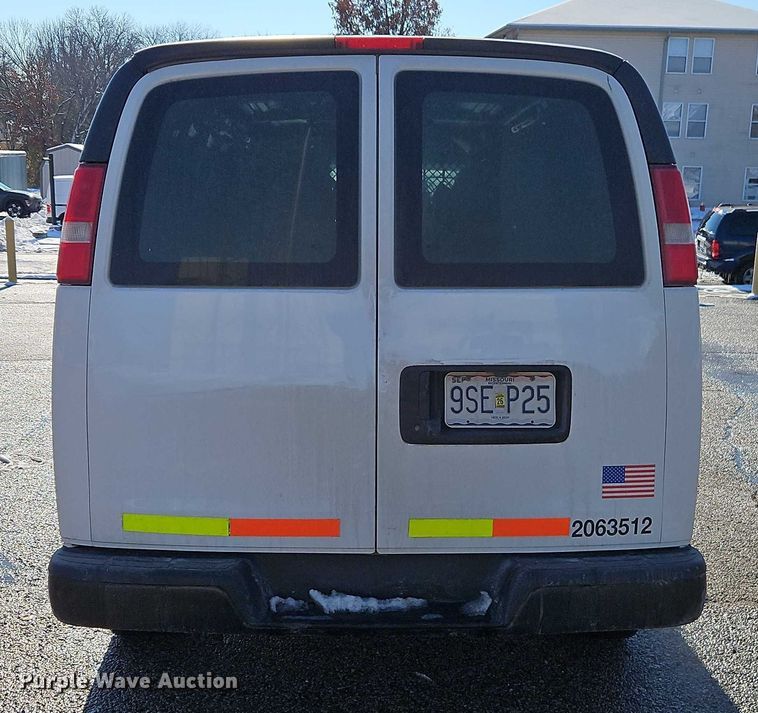 image for item EI8932 2016 Chevrolet Express 2500 van