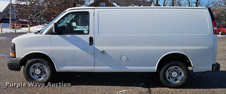 image for item EI8932 2016 Chevrolet Express 2500 van