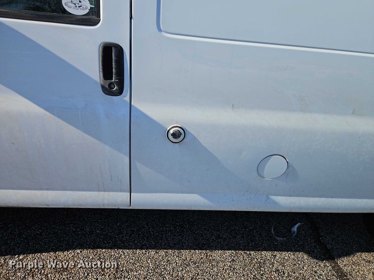 image for item EI8932 2016 Chevrolet Express 2500 van