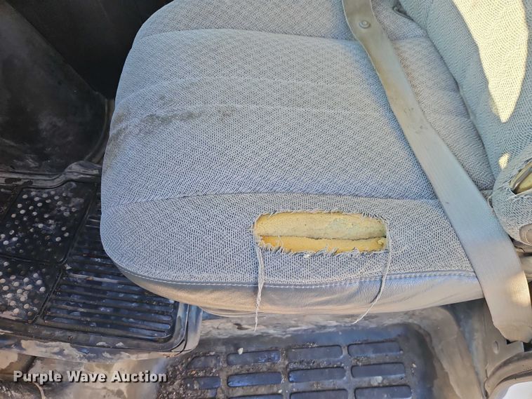 image for item EI8932 2016 Chevrolet Express 2500 van