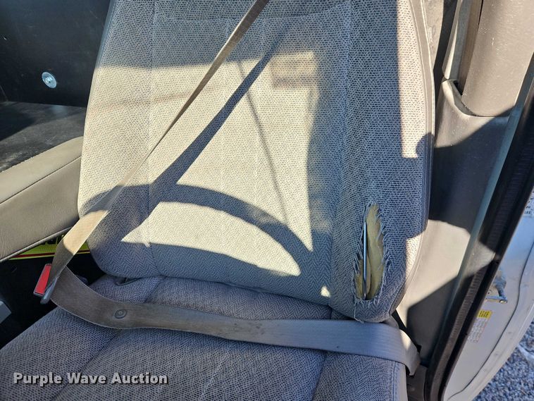 image for item EI8932 2016 Chevrolet Express 2500 van