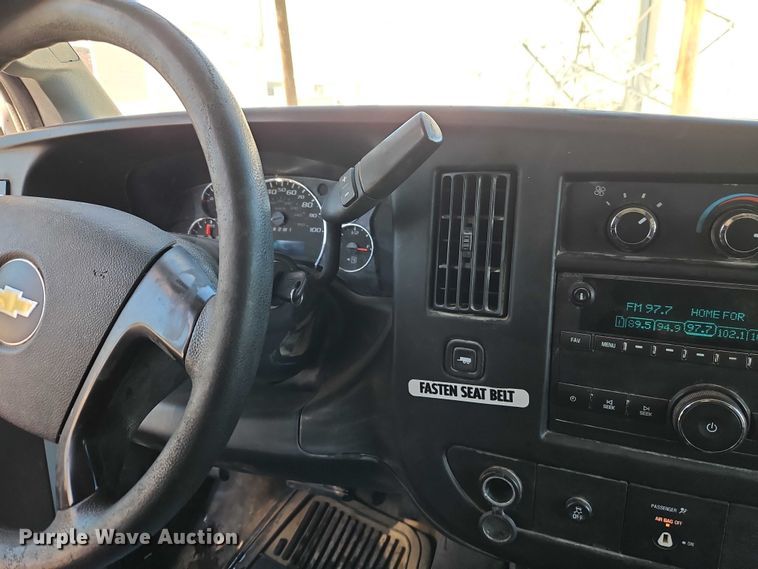 image for item EI8932 2016 Chevrolet Express 2500 van