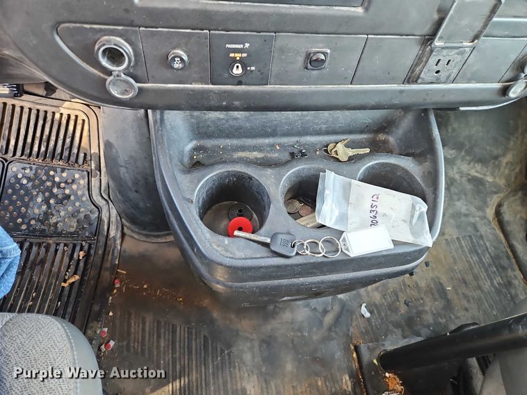 image for item EI8932 2016 Chevrolet Express 2500 van