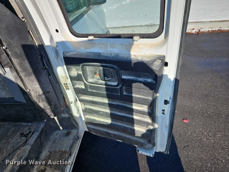 image for item EI8932 2016 Chevrolet Express 2500 van