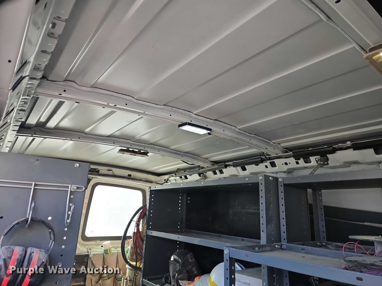 image for item EI8932 2016 Chevrolet Express 2500 van