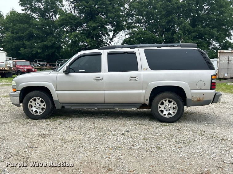 image for item EK8190 2004 Chevrolet Suburban Z71 SUV