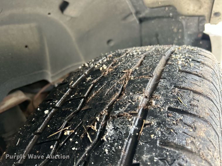 image for item EK8190 2004 Chevrolet Suburban Z71 SUV