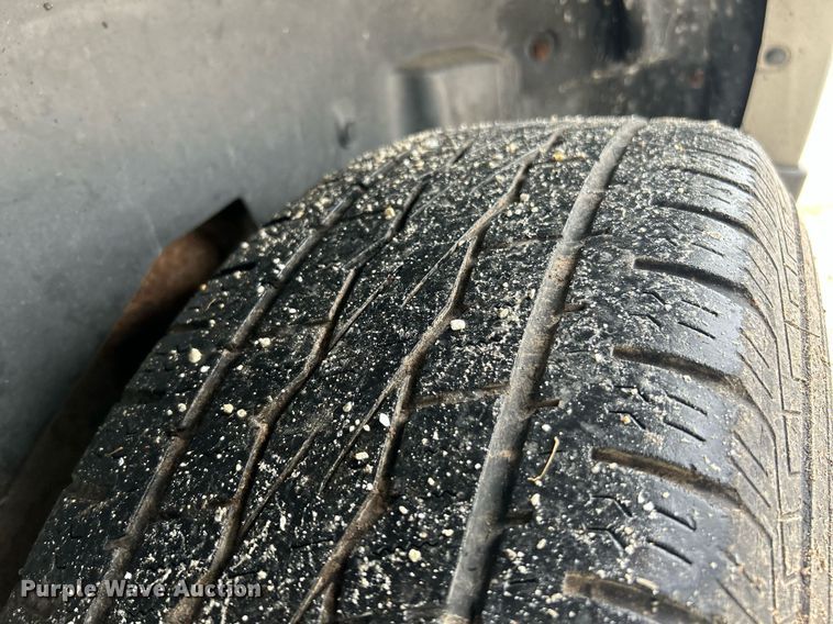 image for item EK8190 2004 Chevrolet Suburban Z71 SUV