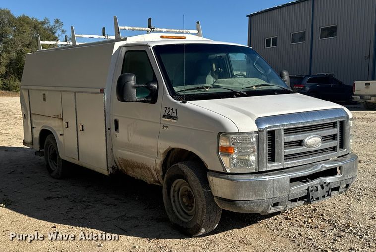 image for item EM2477 2014 Ford E350 Super Duty utility van