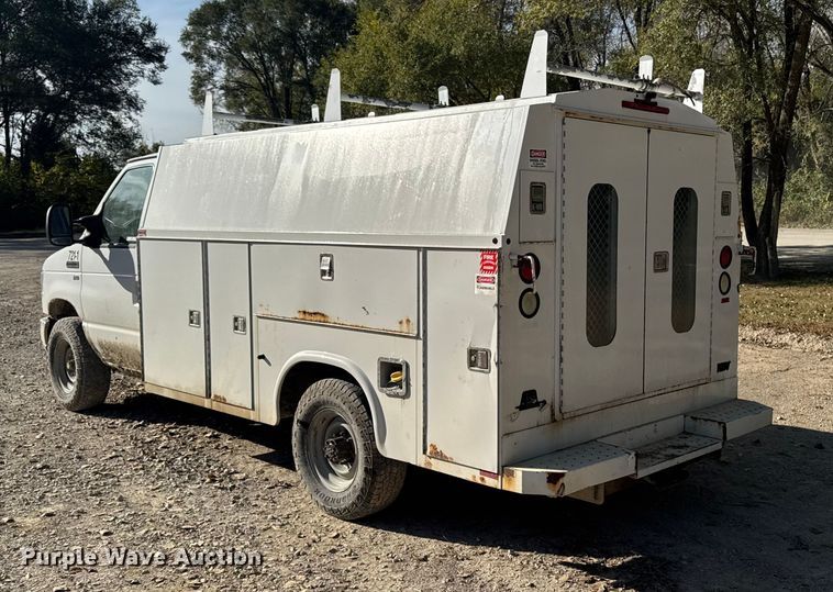 image for item EM2477 2014 Ford E350 Super Duty utility van