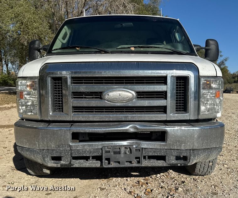 image for item EM2477 2014 Ford E350 Super Duty utility van
