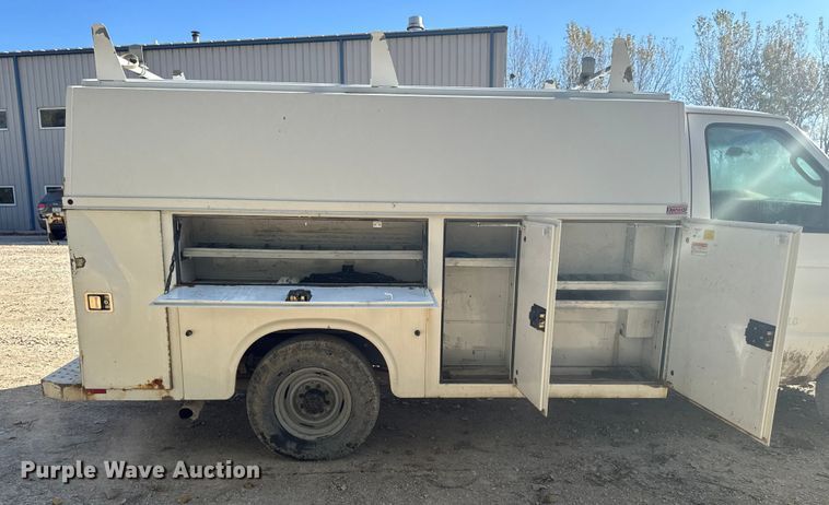 image for item EM2477 2014 Ford E350 Super Duty utility van