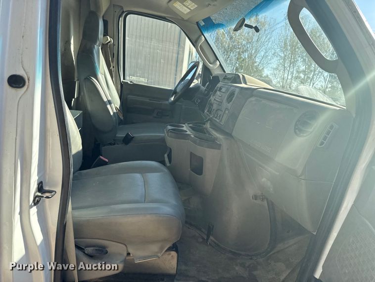 image for item EM2477 2014 Ford E350 Super Duty utility van