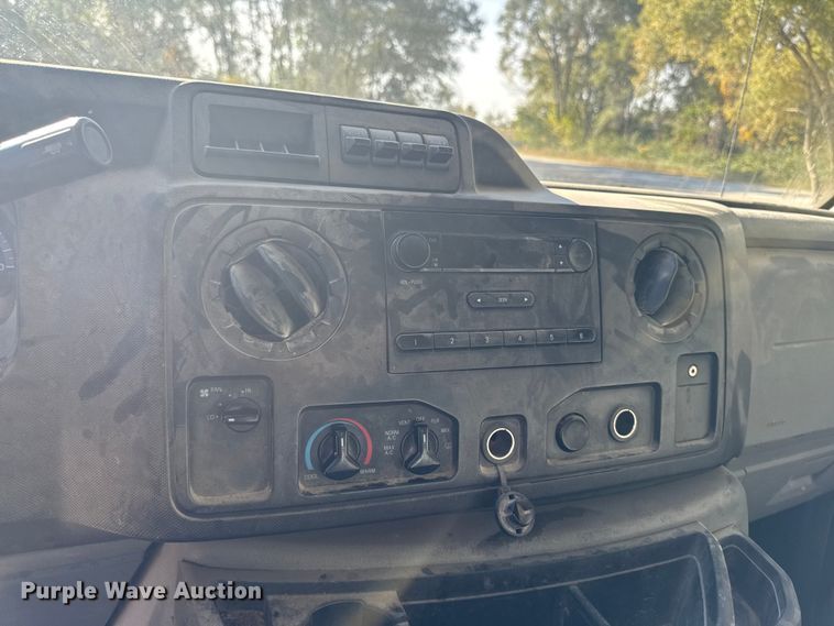 image for item EM2477 2014 Ford E350 Super Duty utility van