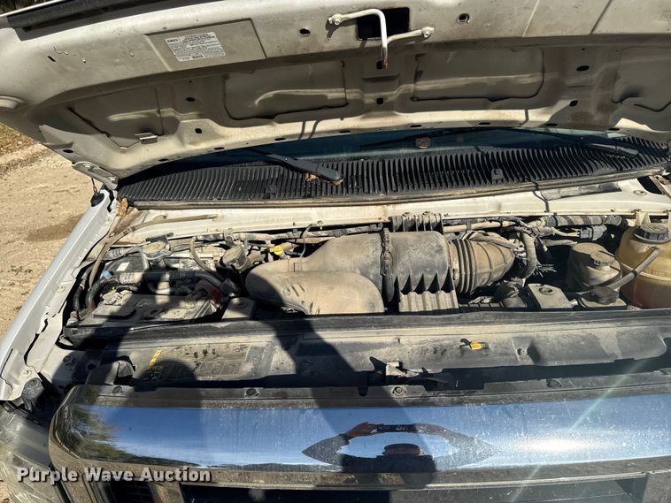 image for item EM2477 2014 Ford E350 Super Duty utility van