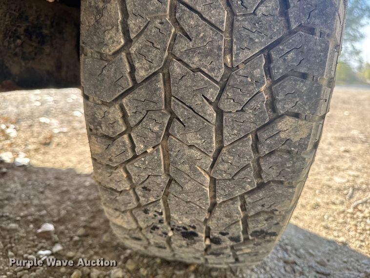 image for item EM2477 2014 Ford E350 Super Duty utility van