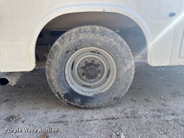 image for item EM2477 2014 Ford E350 Super Duty utility van