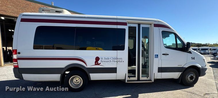 image for item EM6118 2014 Freightliner Sprinter shuttle bus