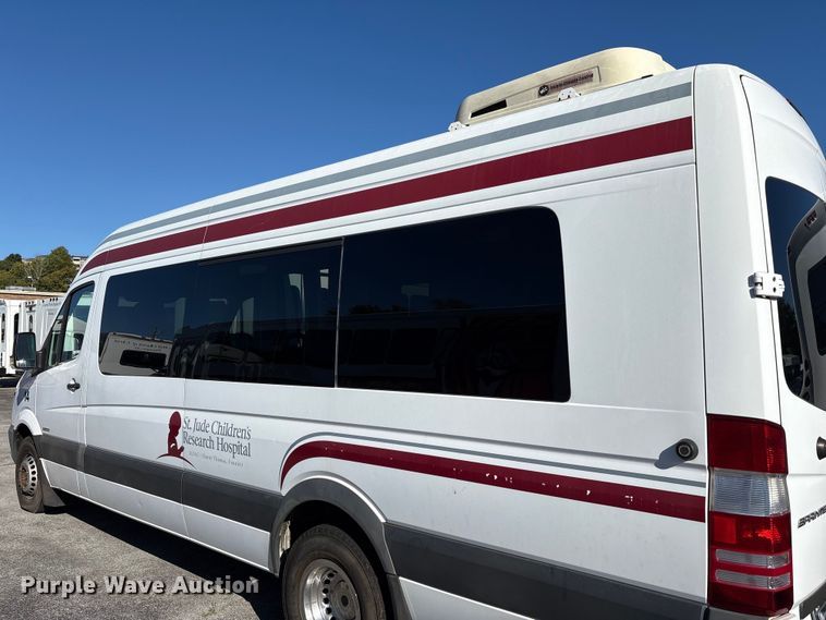 image for item EM6118 2014 Freightliner Sprinter shuttle bus