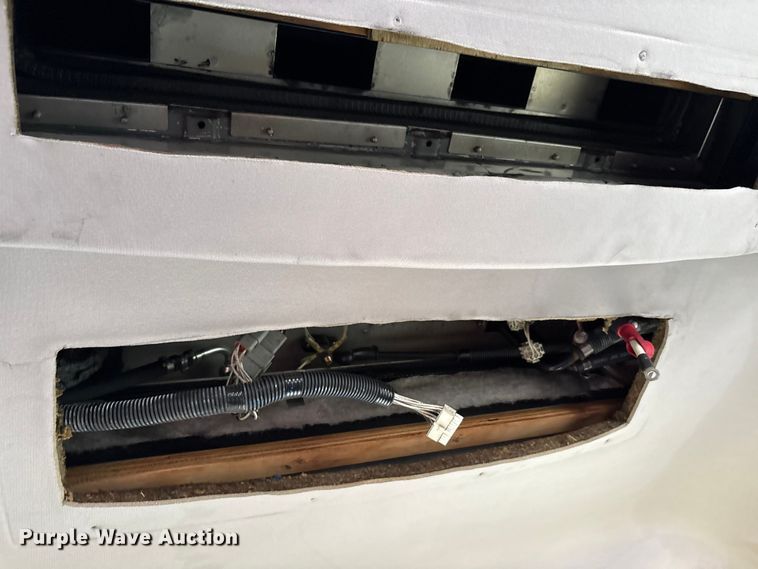 image for item EM6118 2014 Freightliner Sprinter shuttle bus