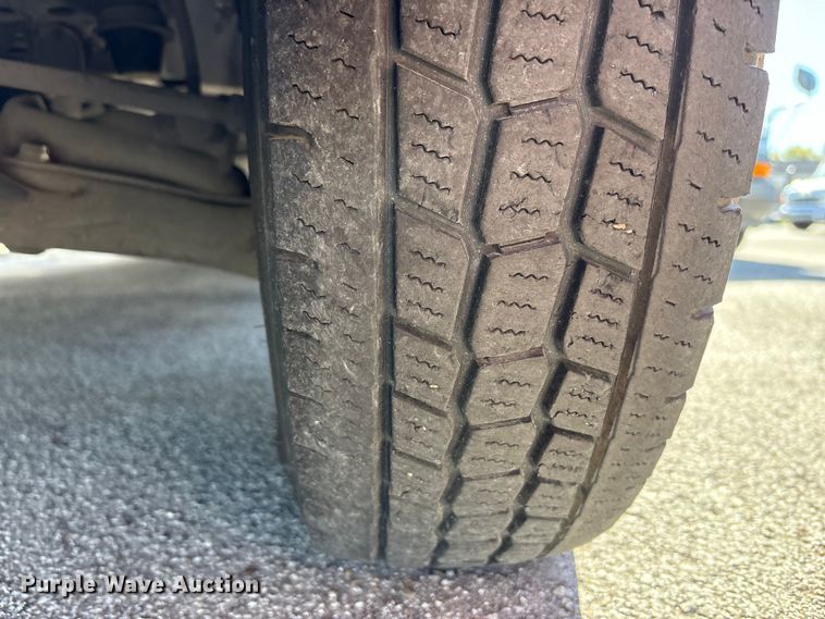 image for item EM6118 2014 Freightliner Sprinter shuttle bus