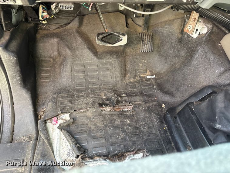 image for item EM6120 2015 Ford F650 shuttle bus