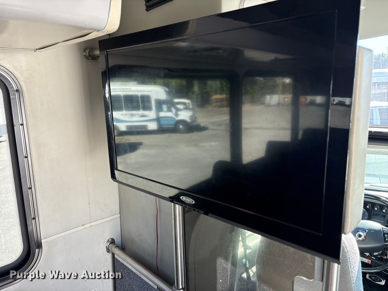 image for item EM6120 2015 Ford F650 shuttle bus