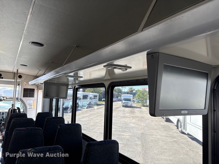 image for item EM6120 2015 Ford F650 shuttle bus