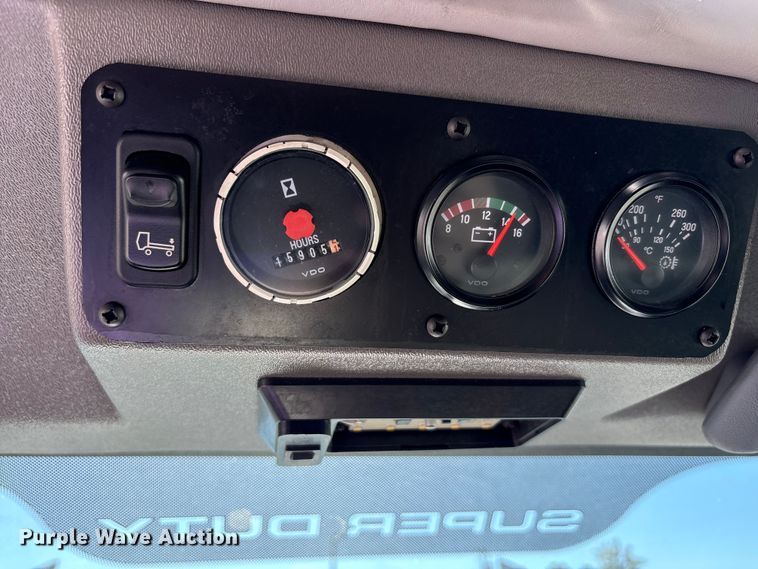 image for item EM6120 2015 Ford F650 shuttle bus