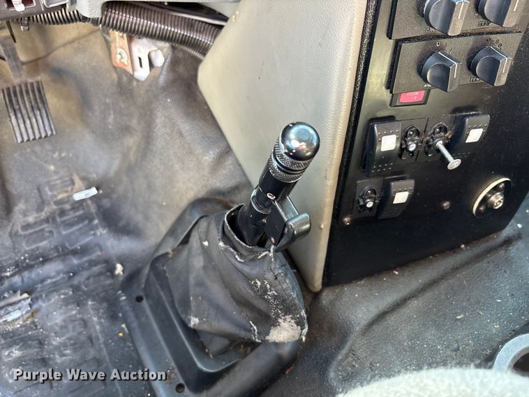 image for item EM6120 2015 Ford F650 shuttle bus