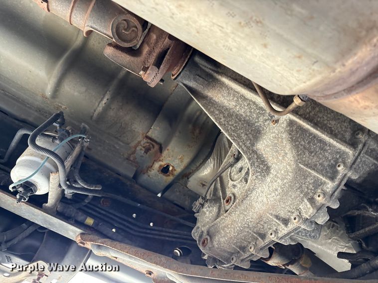 image for item EM6196 2015 RAM 5500 Crew Cab flatbed truck