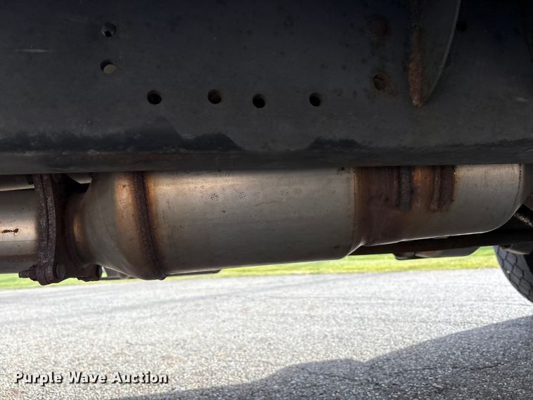 image for item EM6196 2015 RAM 5500 Crew Cab flatbed truck