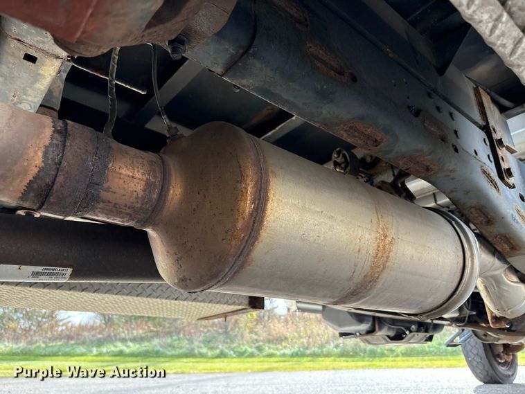 image for item EM6196 2015 RAM 5500 Crew Cab flatbed truck