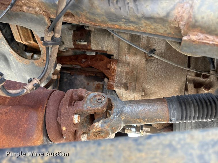 image for item EM6196 2015 RAM 5500 Crew Cab flatbed truck