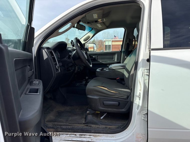 image for item EM6196 2015 RAM 5500 Crew Cab flatbed truck