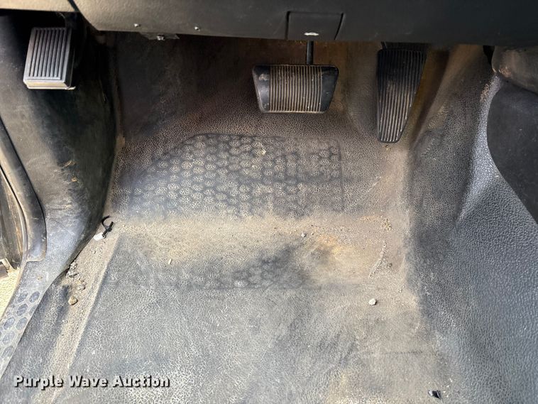 image for item EM6196 2015 RAM 5500 Crew Cab flatbed truck