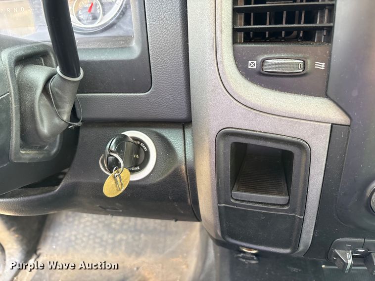 image for item EM6196 2015 RAM 5500 Crew Cab flatbed truck