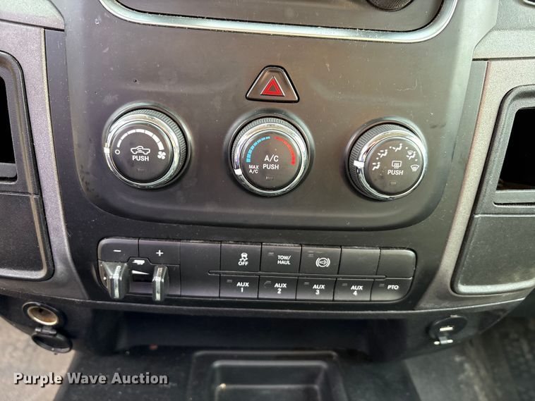 image for item EM6196 2015 RAM 5500 Crew Cab flatbed truck