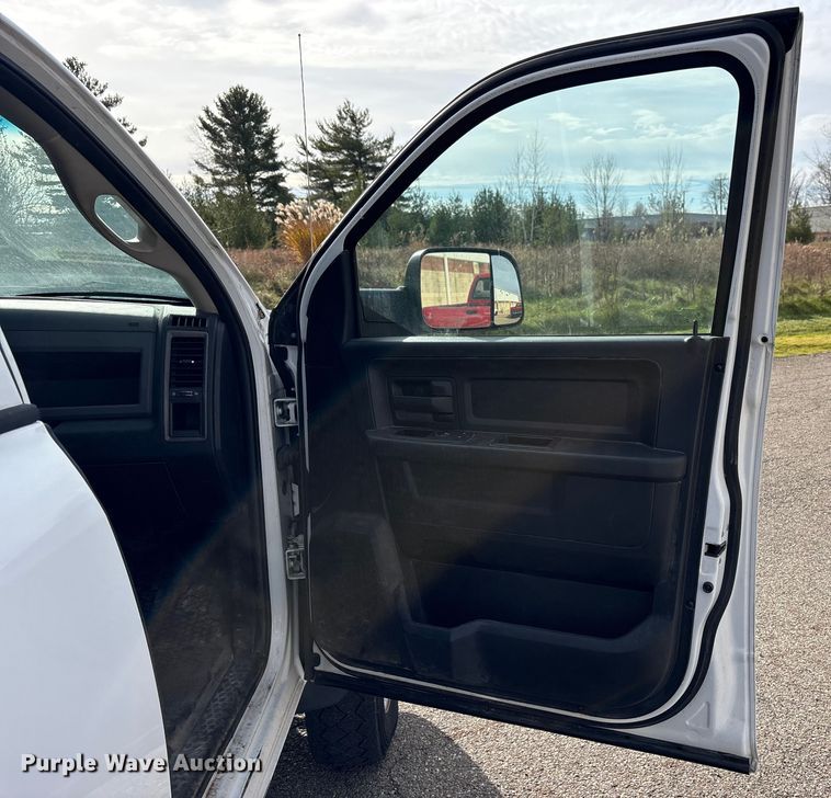 image for item EM6196 2015 RAM 5500 Crew Cab flatbed truck