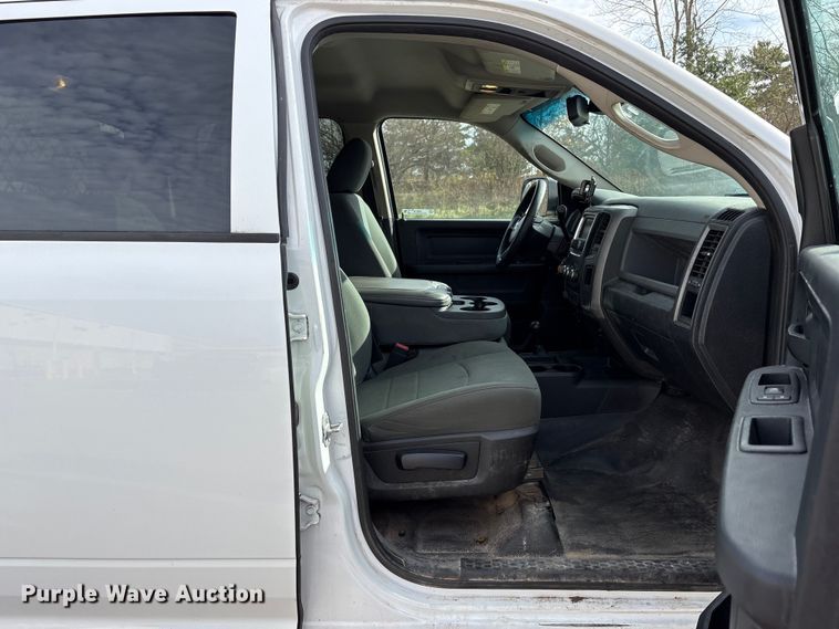 image for item EM6196 2015 RAM 5500 Crew Cab flatbed truck