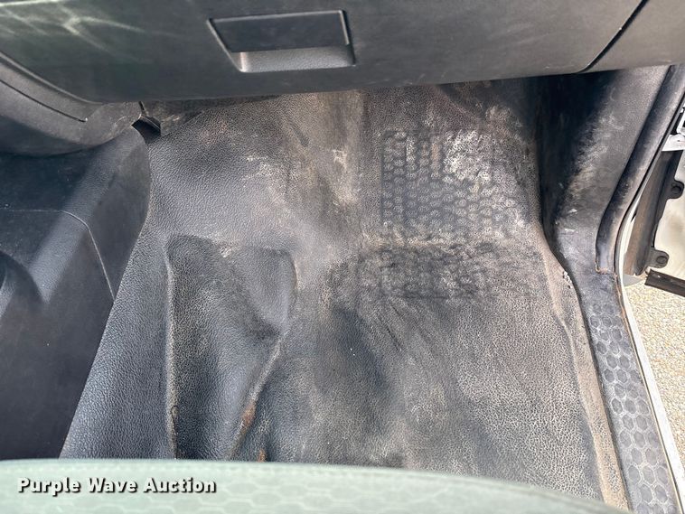 image for item EM6196 2015 RAM 5500 Crew Cab flatbed truck