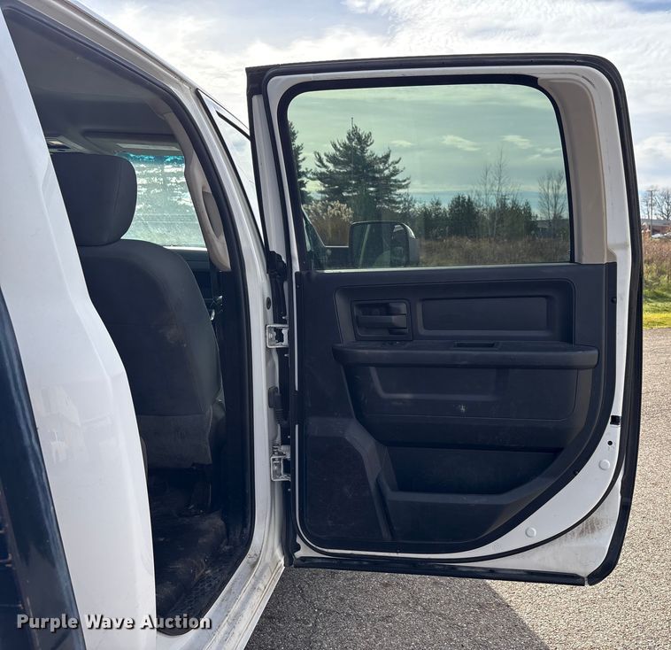 image for item EM6196 2015 RAM 5500 Crew Cab flatbed truck