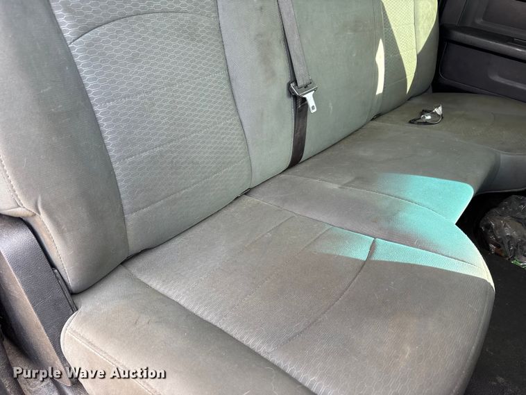 image for item EM6196 2015 RAM 5500 Crew Cab flatbed truck