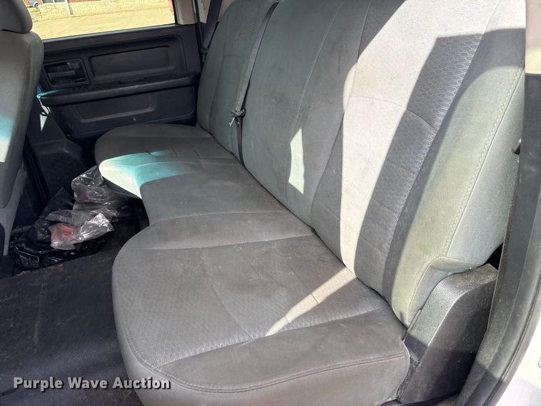 image for item EM6196 2015 RAM 5500 Crew Cab flatbed truck