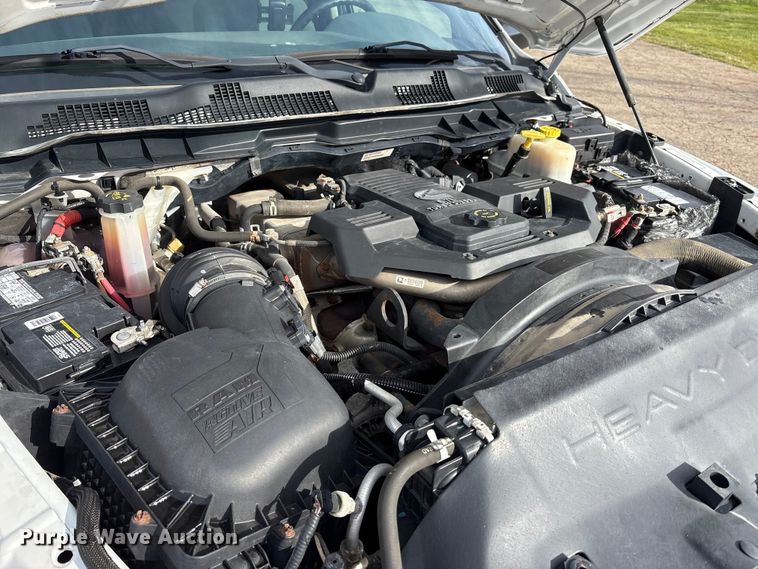 image for item EM6196 2015 RAM 5500 Crew Cab flatbed truck